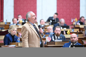 House OKs mining mutual, bank fossil fuel boycott bills, and others on Friday